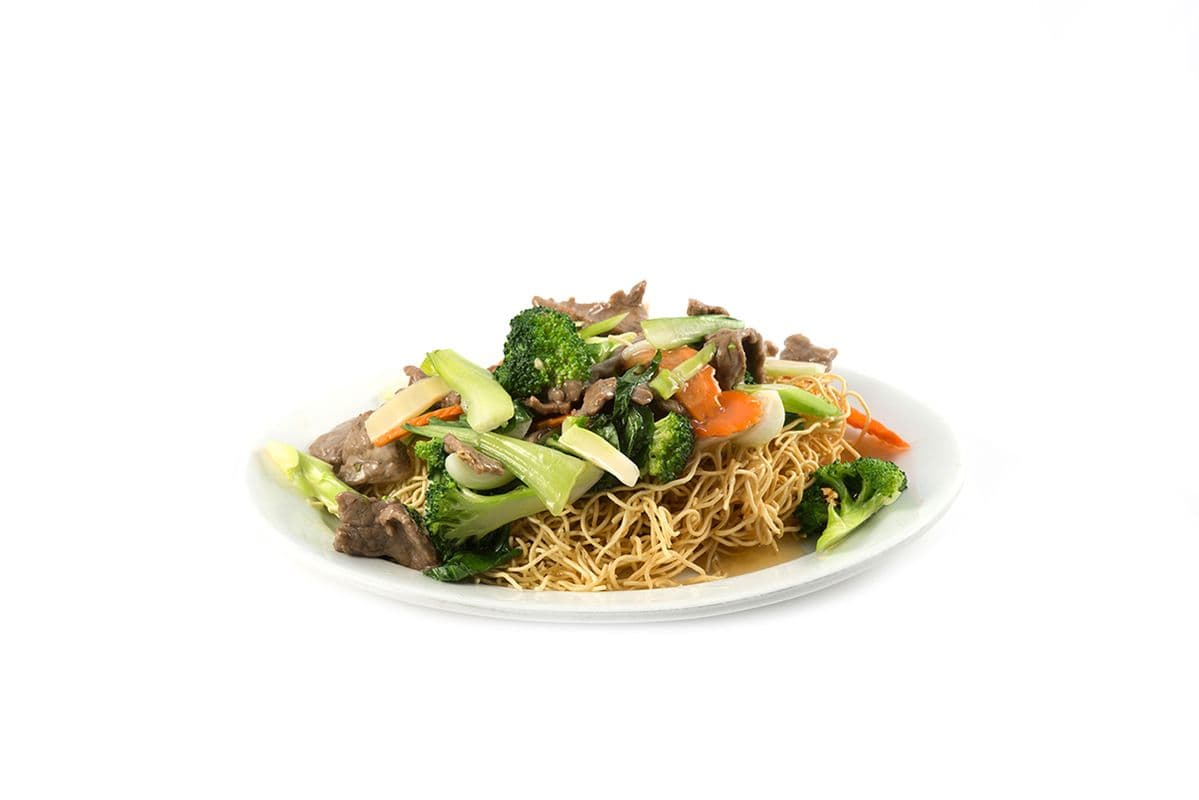 61. Nouilles croustillantes au bœuf et légumes sautés / Crispy Noodles with Beef and Sauteed Vegetables