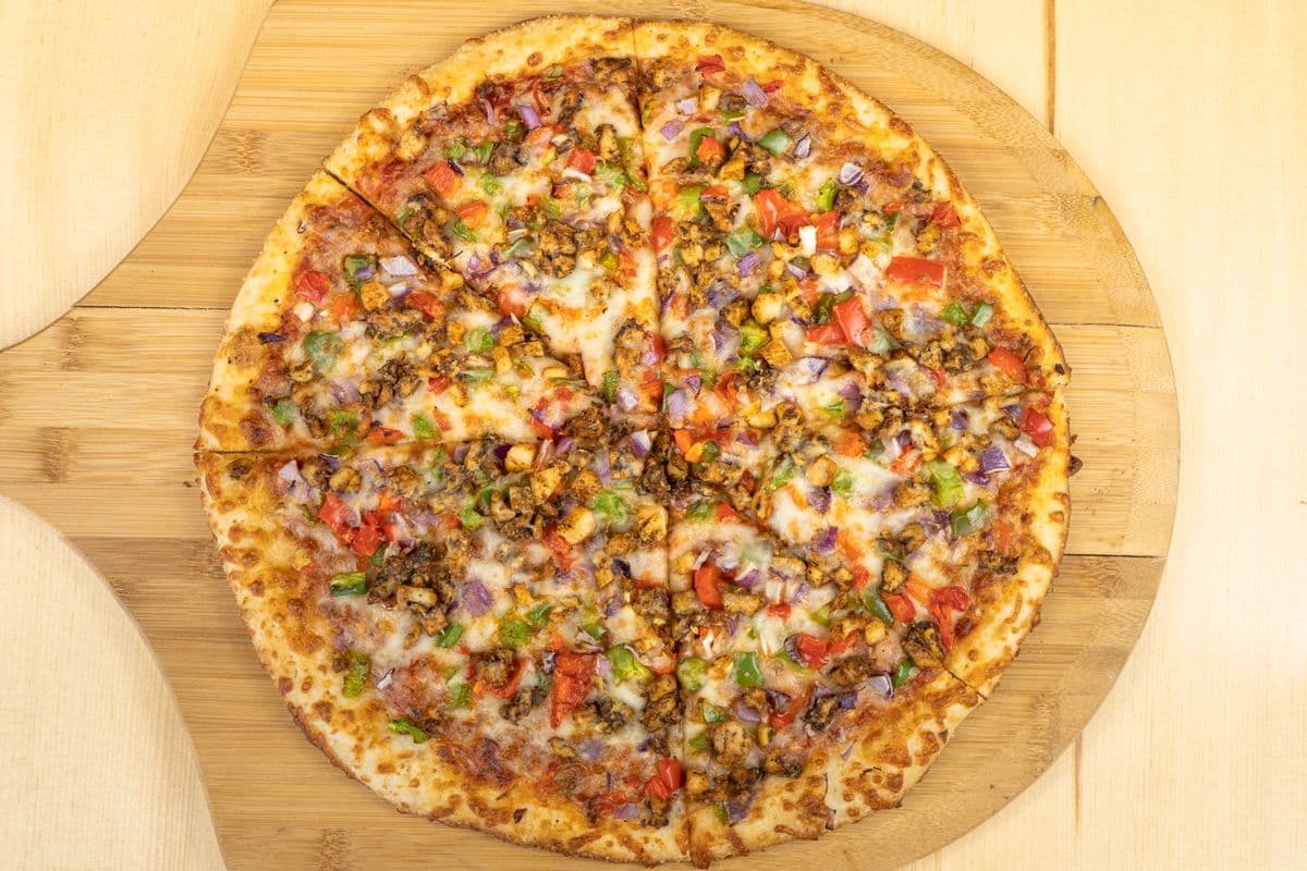 Medium Jerk Chicken Pizza