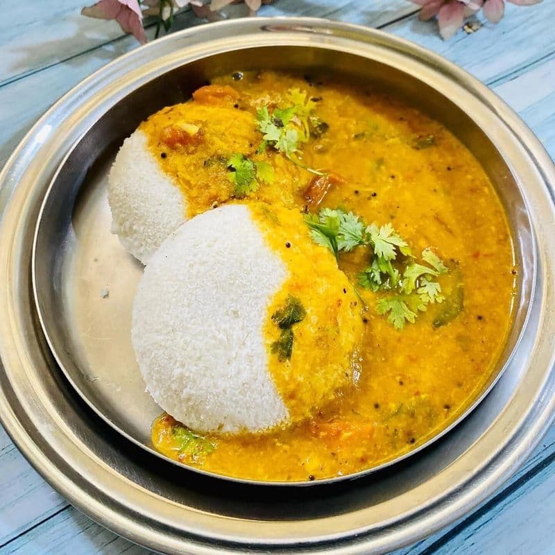 Sambar Idli ( Dipped )