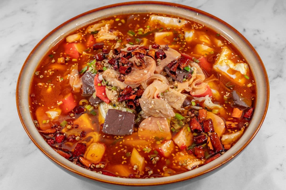 F09 Spicy Soup with Tripe 毛血旺