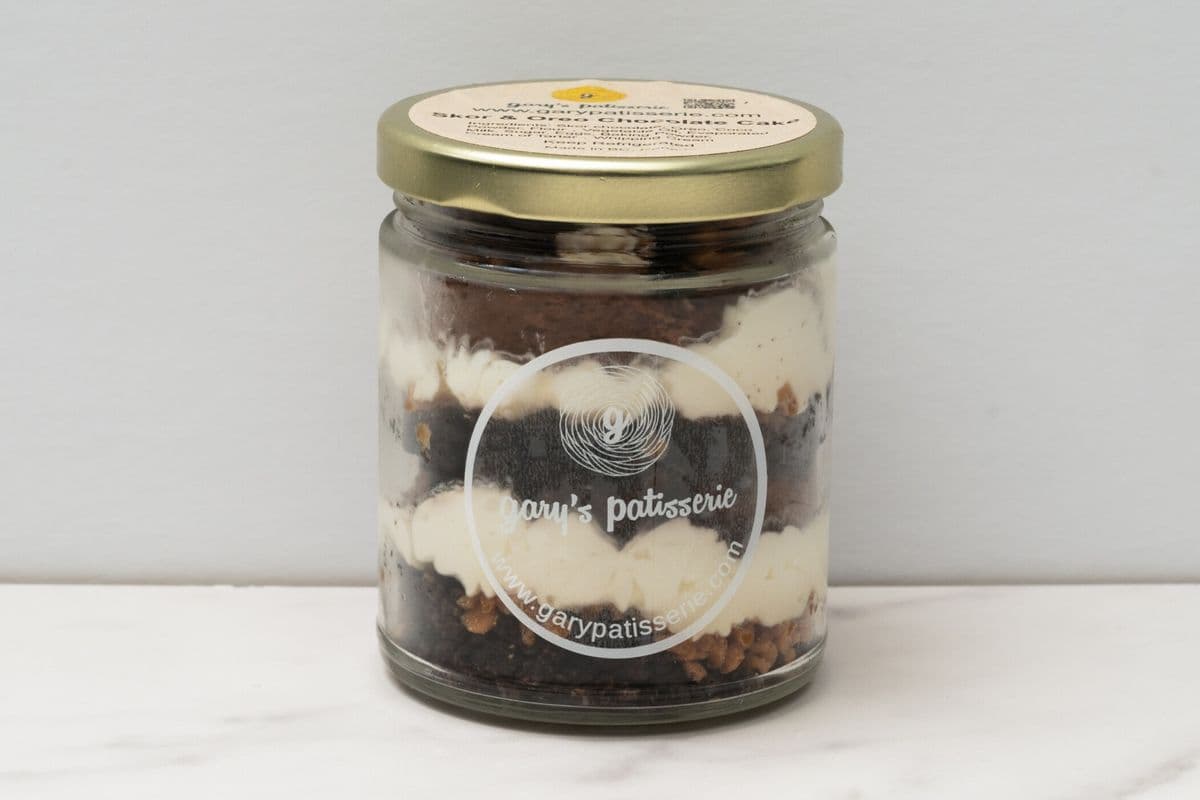 Skor & Oreo Chocolate Cake in the Jar