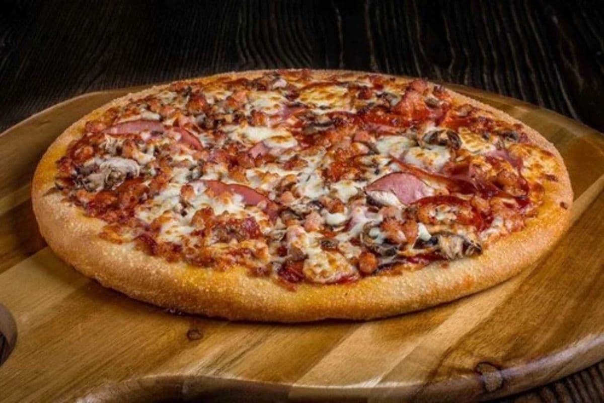 14" Canadian Eh! Pizza