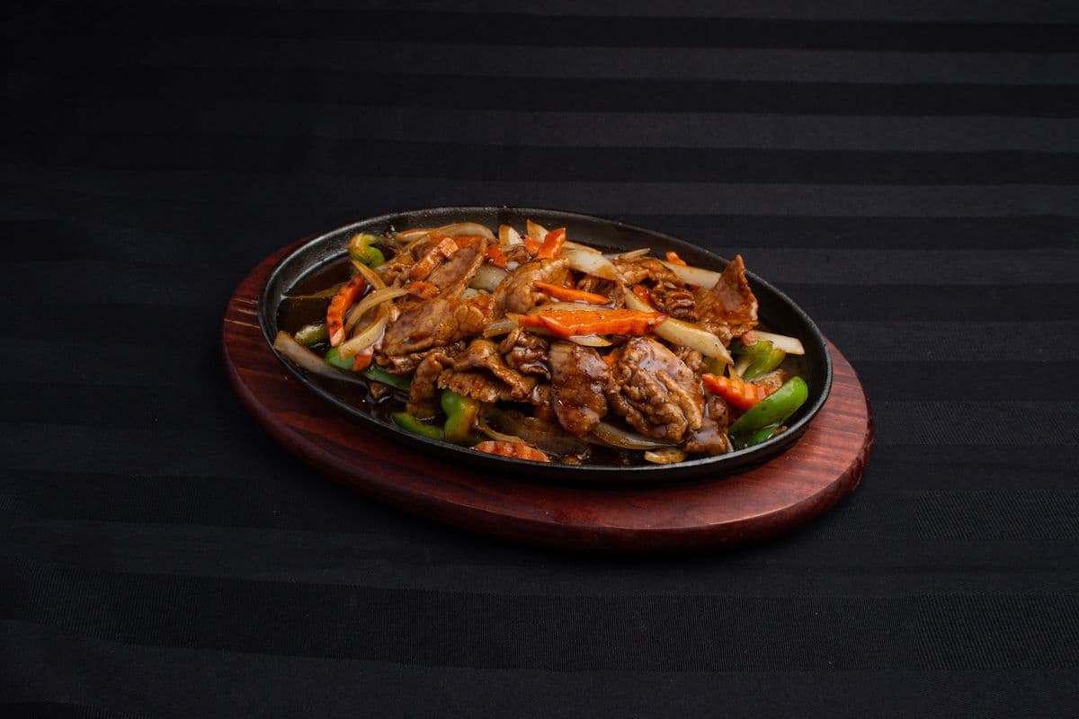 31. Beef with Black Pepper (黑椒牛肉)