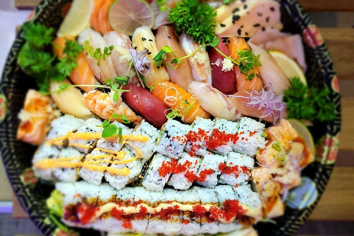 [60pcs] Sashimi & Sushi & Roll Platter (large)