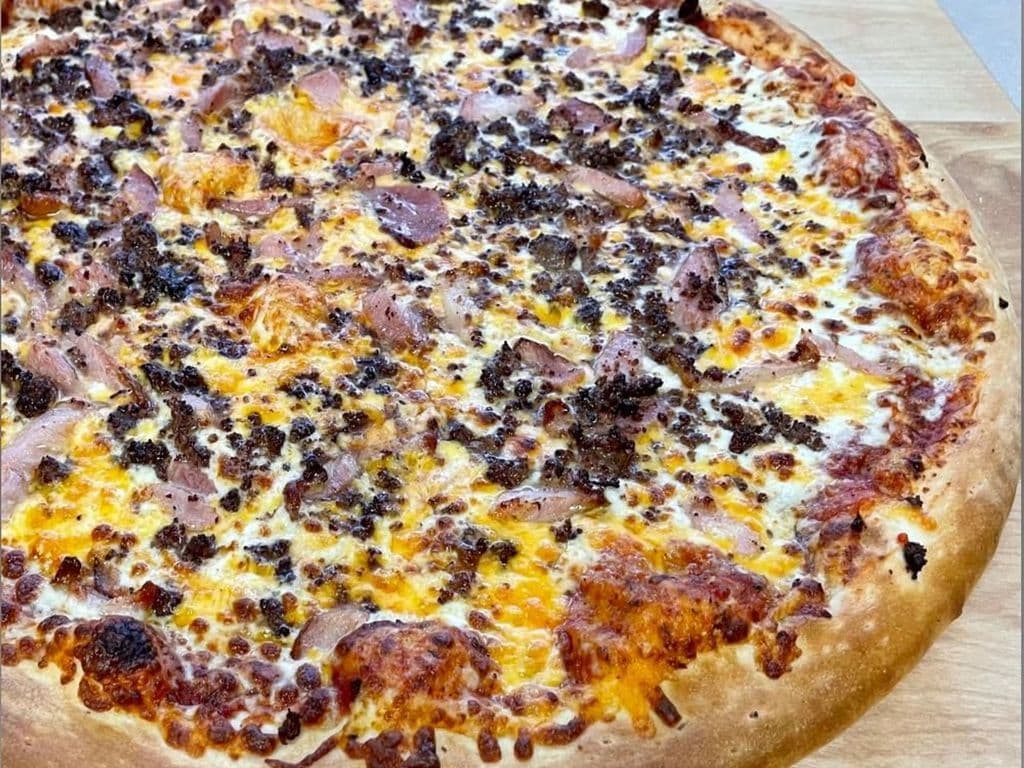 BACON CHEESEBURGER PIZZA