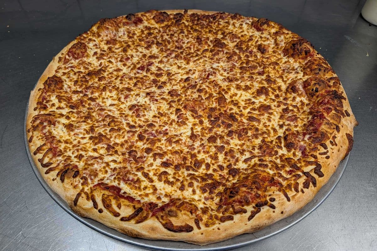 Medium Cheese Pizza (Create your own)