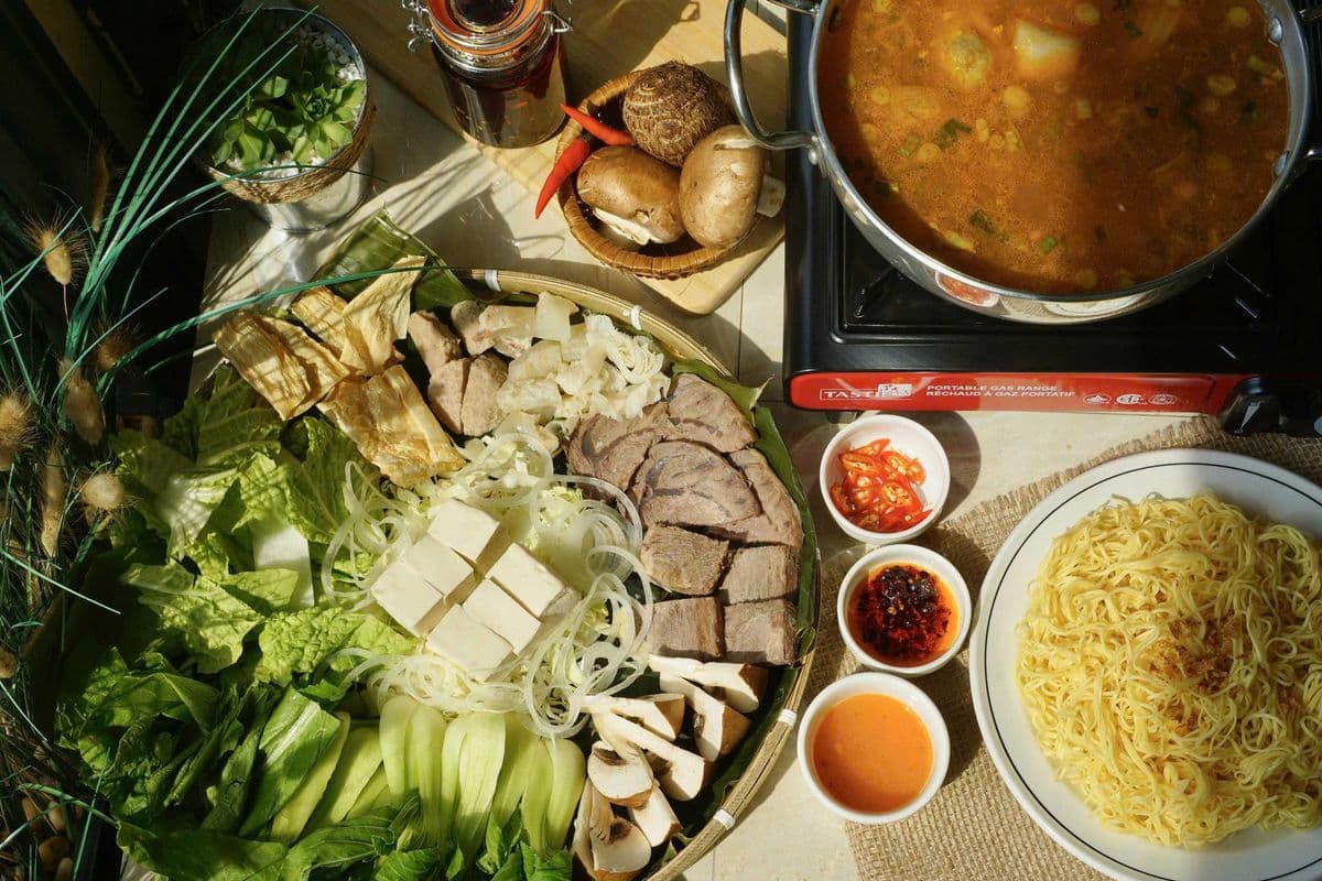 W1. Beef Hot Pot / Lẩu Bò