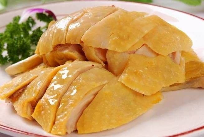 Steamed Chicken (Half) / 白切雞 (半隻)