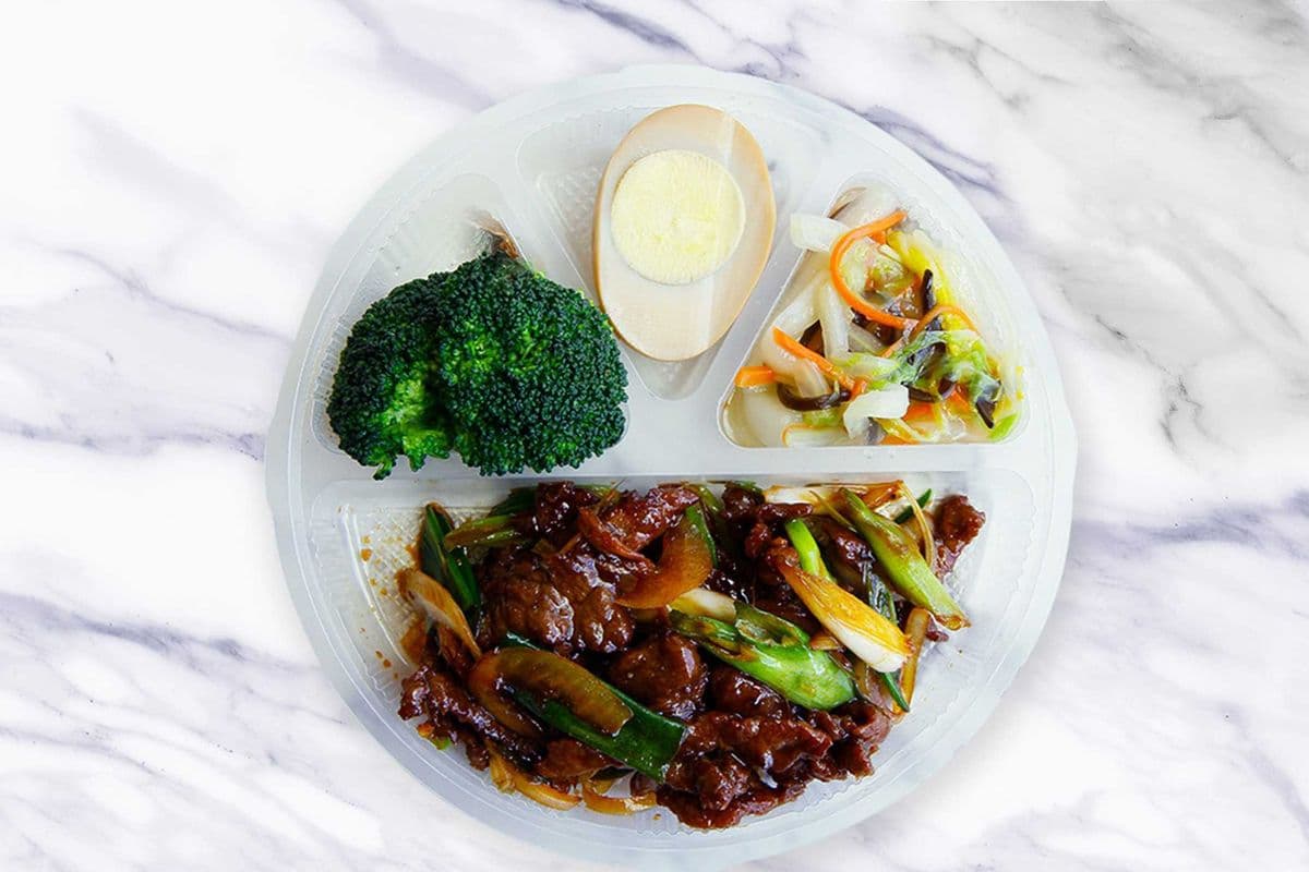 Beef with Green Onion and Soy Sauce Bento 蔥爆牛肉便當