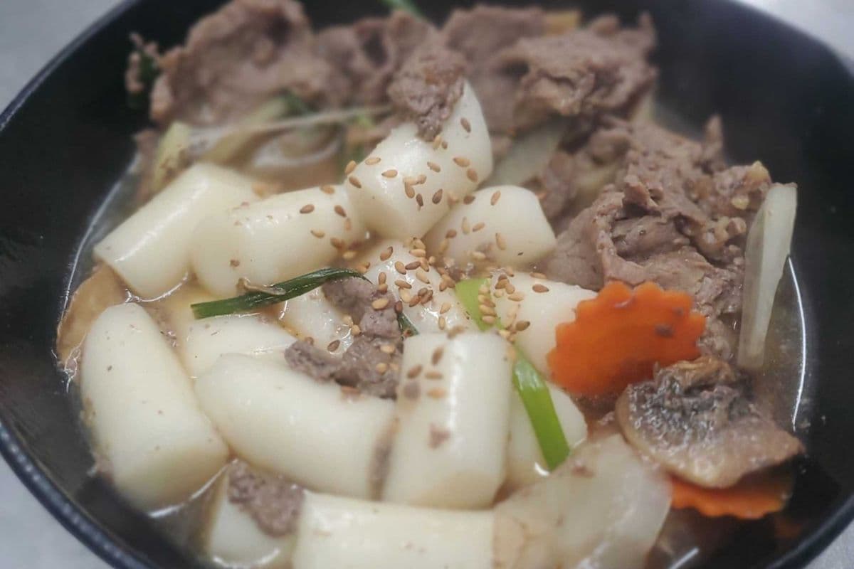 K5. Bulgogi Rice Cakes (Bulgogi Tteokbokki)