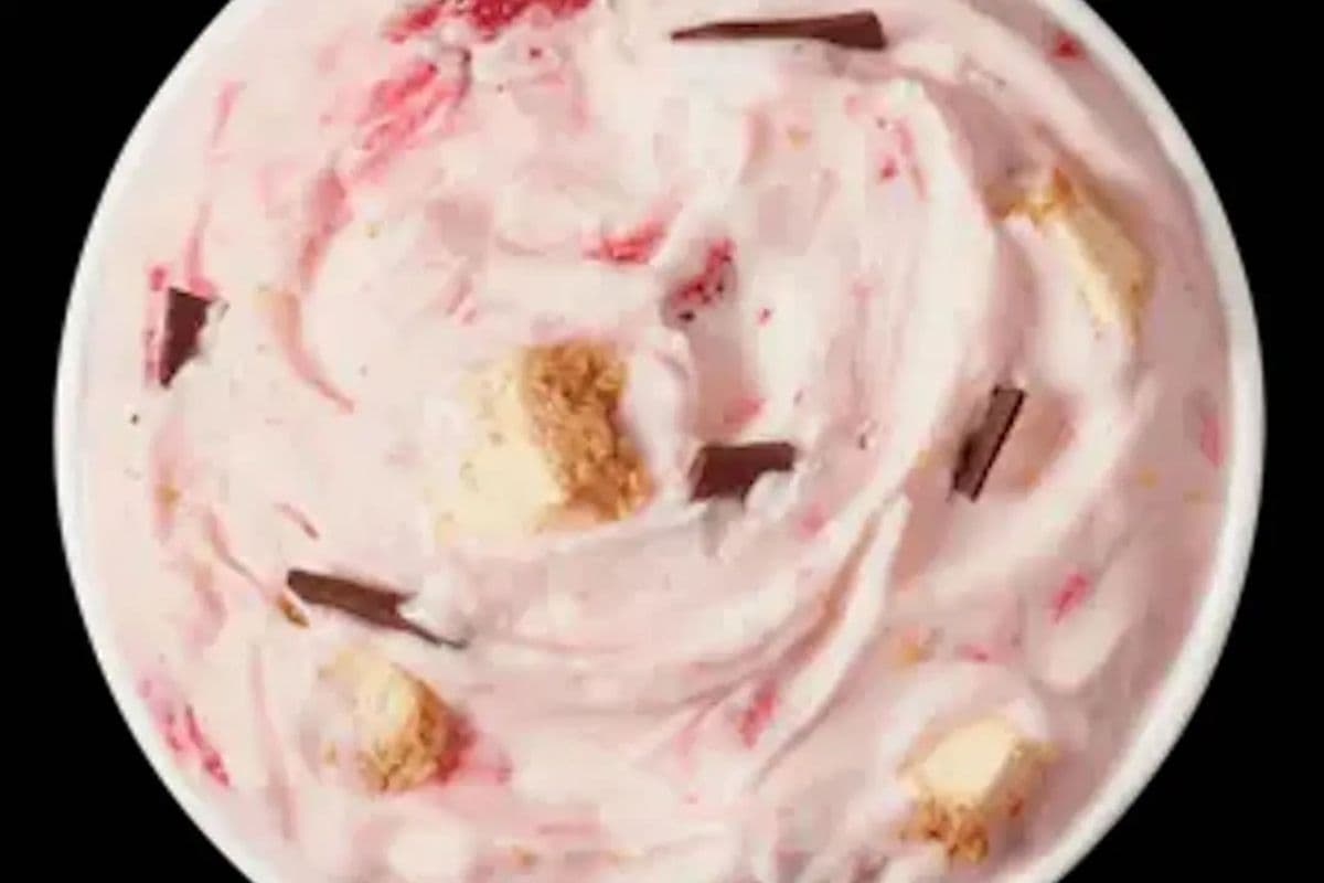 NEW! Dipped Strawberry Cheesecake BLIZZARD® Treat