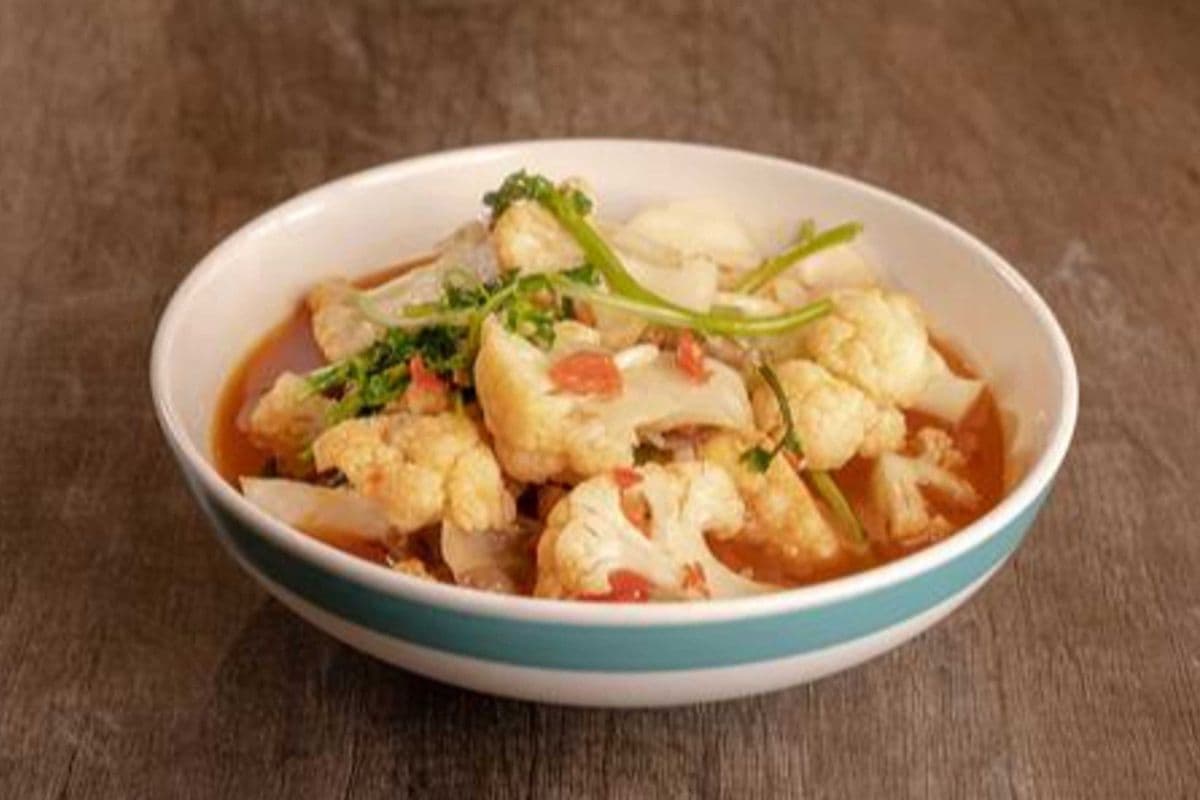 Stir Fried Cauliflower with Pork 大碗花菜