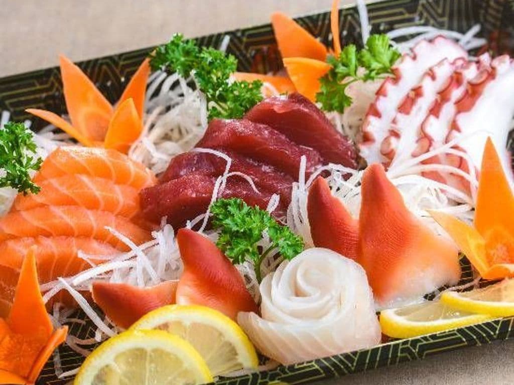 5001. Mix Sashimi Boat