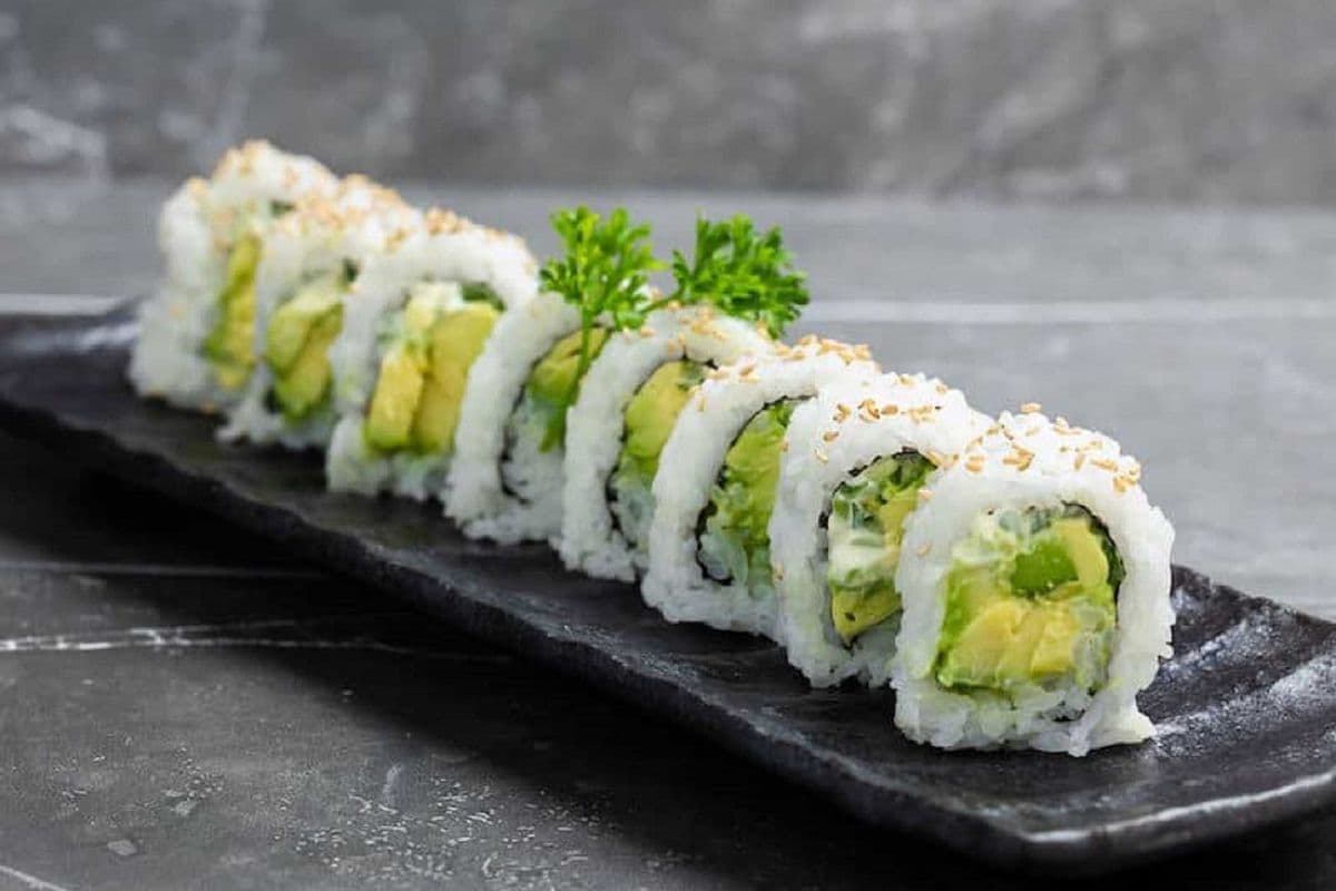 Avocado Roll - Maki Sushi