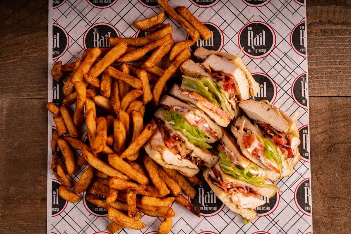 Club sandwich au poulet / Chicken Club Sandwich