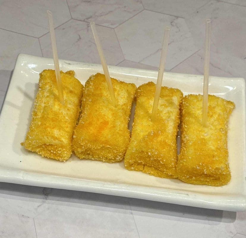 Deep Fried Milk Custard / 脆炸流心鮮奶.