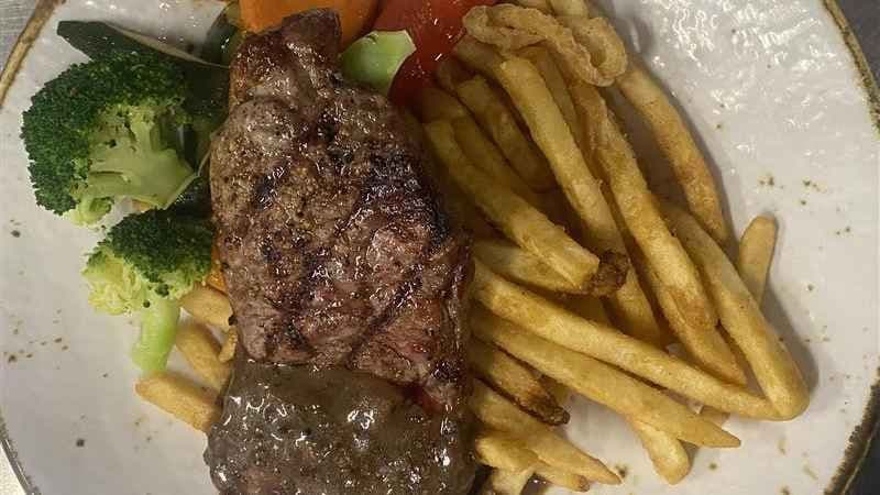 Grilled Tenderloin & Frites
