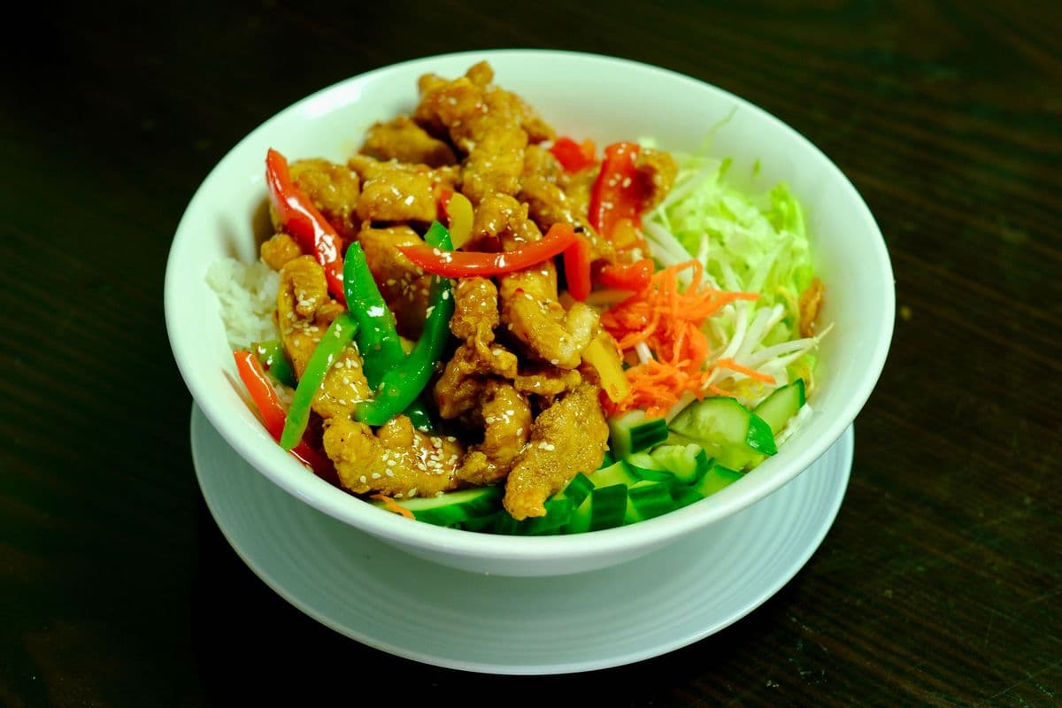 23. Chili Chicken Bowl / GÀ CHIÊN NGỌT