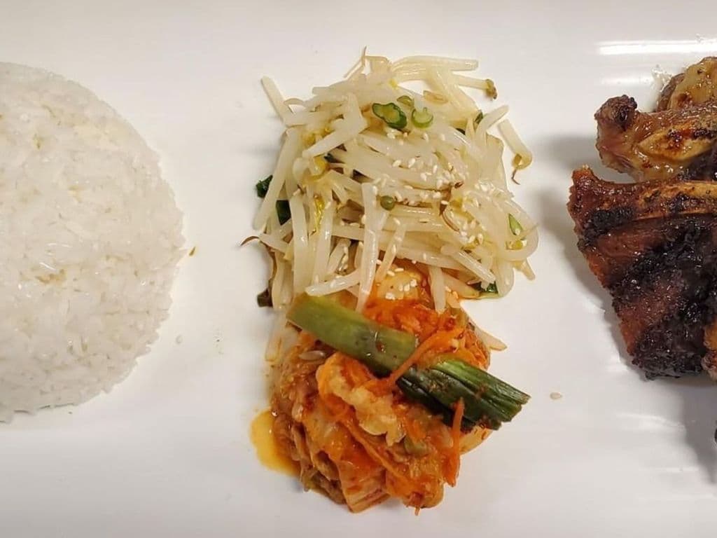 R11. 韓式燒牛仔骨飯  Korean BBQ Beef Ribs