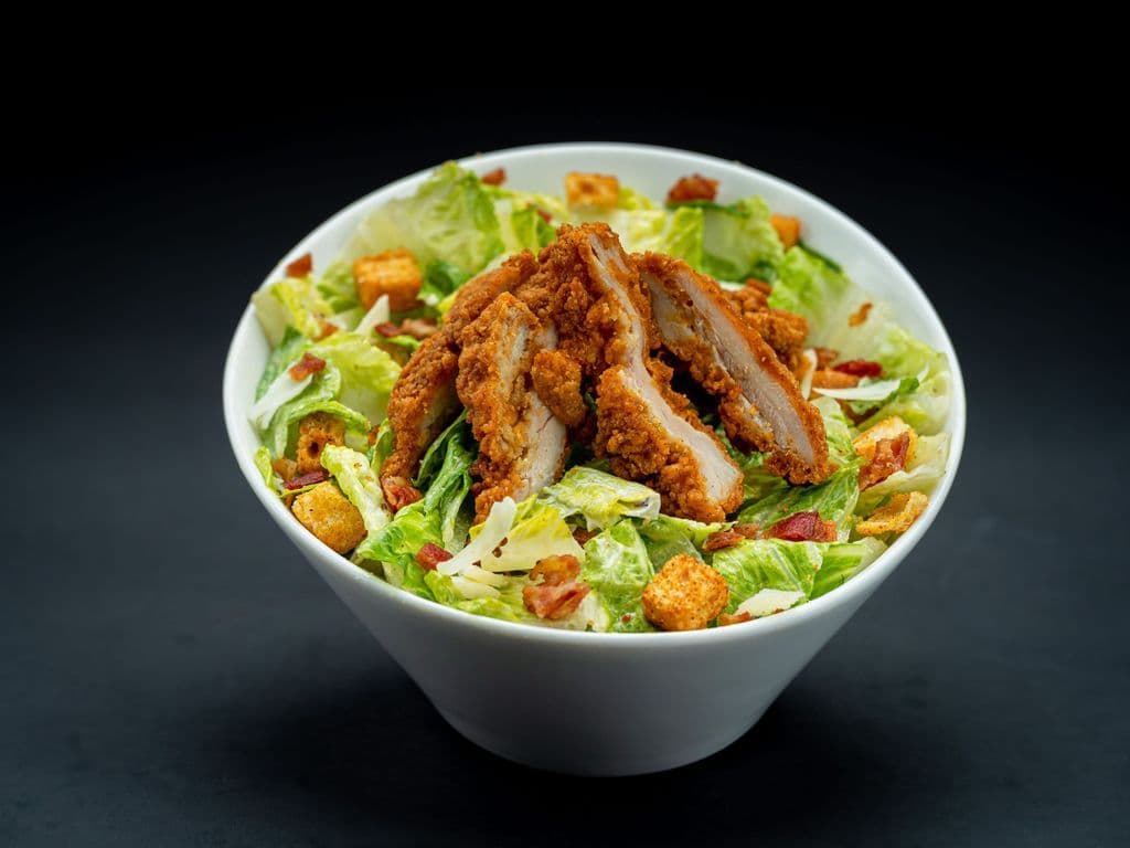 Salade César avec poulet frit / Fried Chicken Classic Caesar Salad