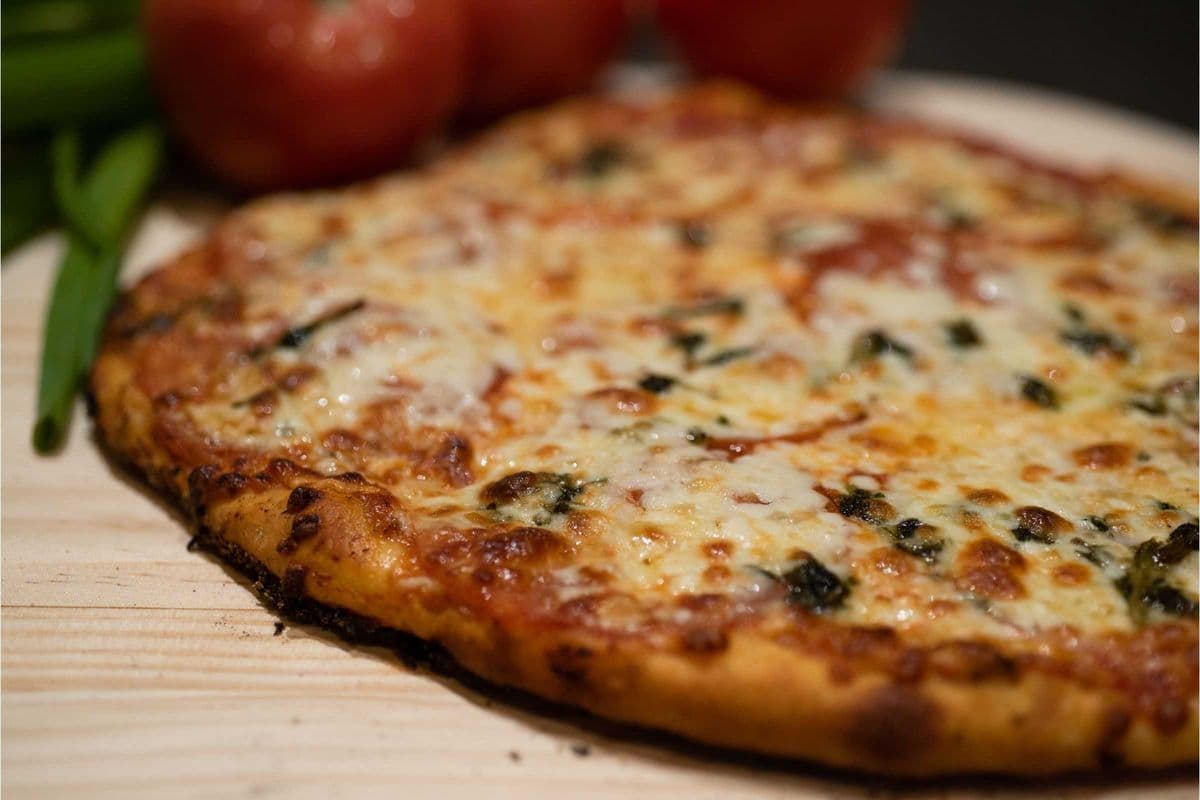 Medium Classic Margherita Pizza