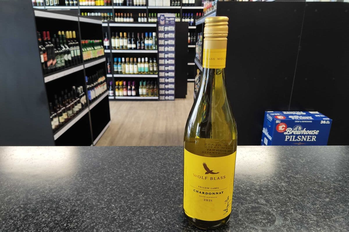 Wolf Blass (Yellow Label) – Chardonnay (1 x 750 ml Bottle)