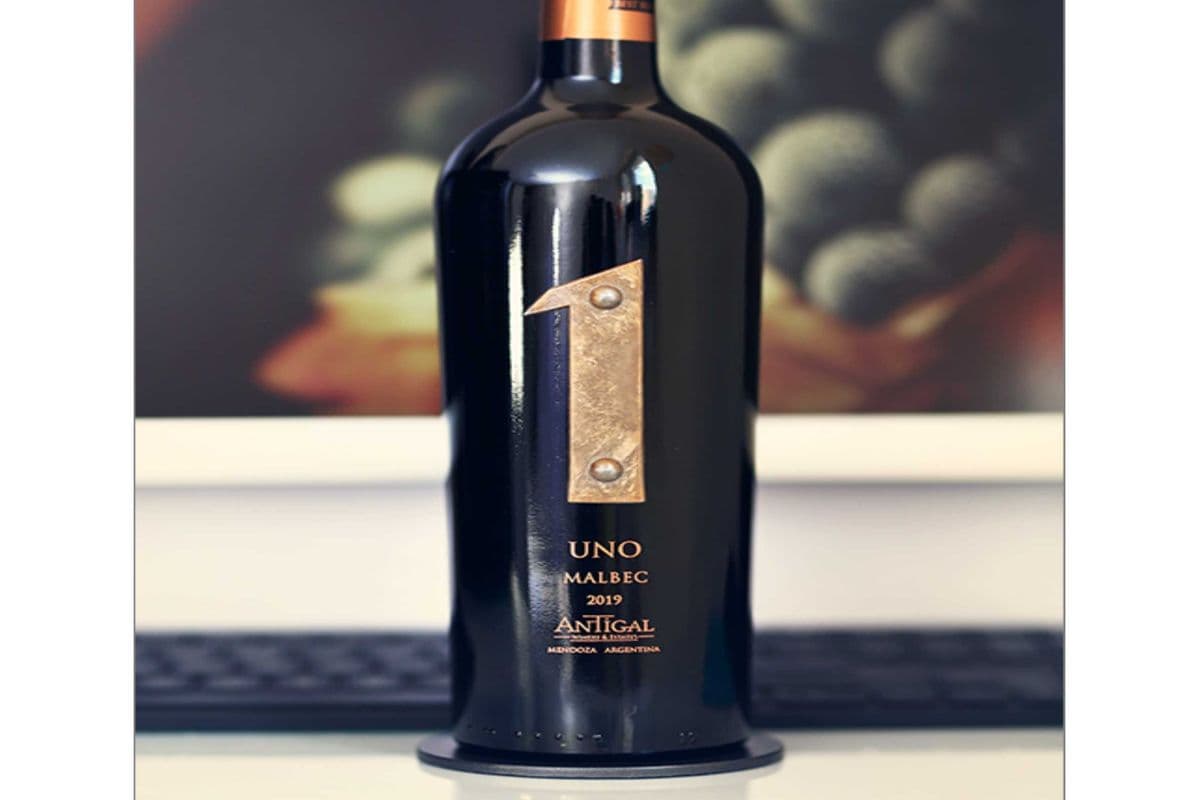 ANTIGAL UNO MALBEC 750ML (1 x 750 ML )