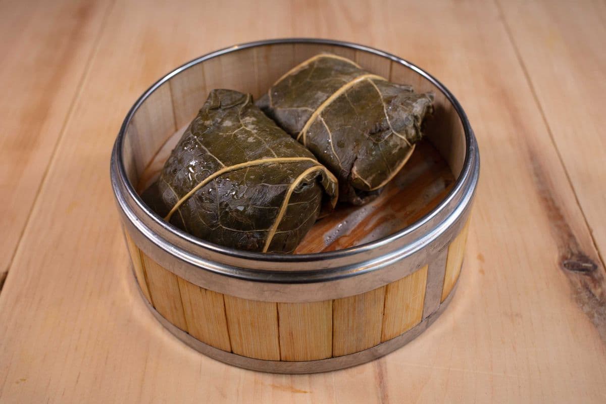 S14. Steamed Glutinous Rice in Lotus Leaf (2pcs)