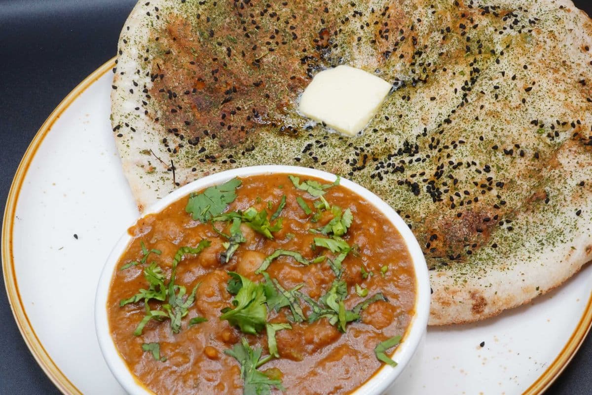 Amritsari kulcha with Chole