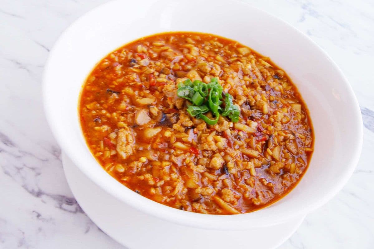 Noodles with Minced Pork & Mushroom in Spicy Sauce 紹子麵