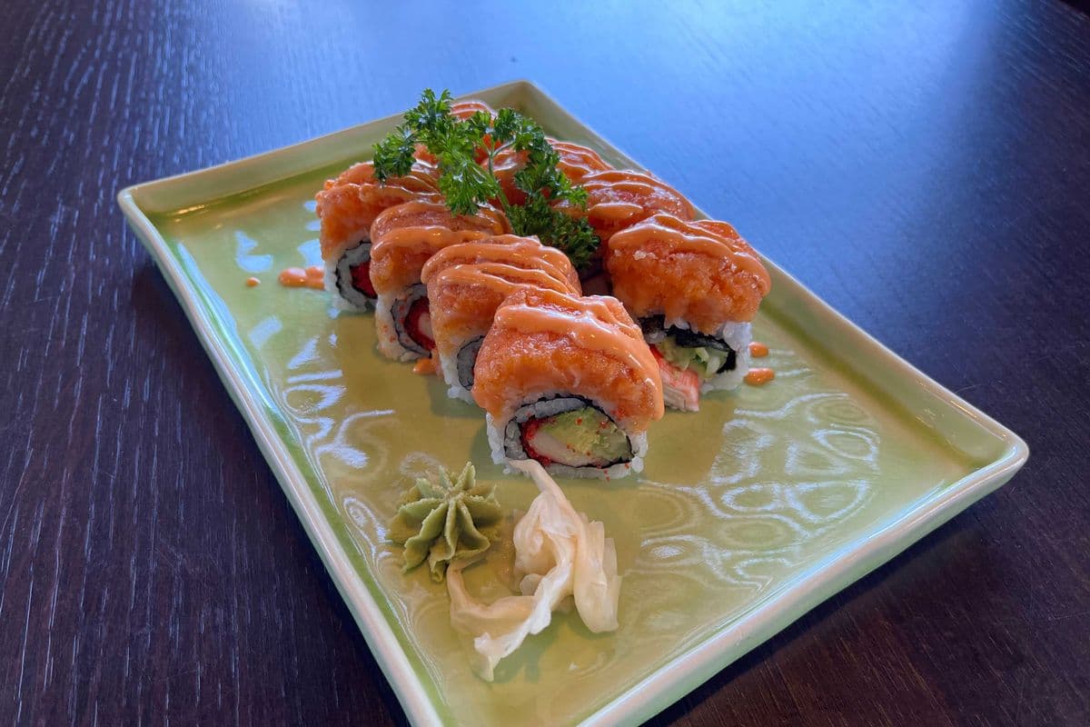 135. Spicy salmon california (8pcs)