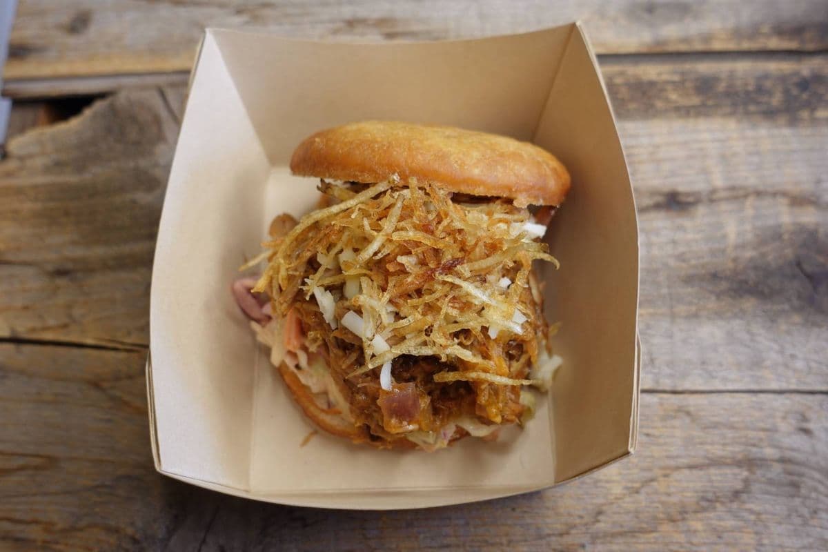 Sherwood's Lounge & Bistro - Pulled Pork Bannock Bun