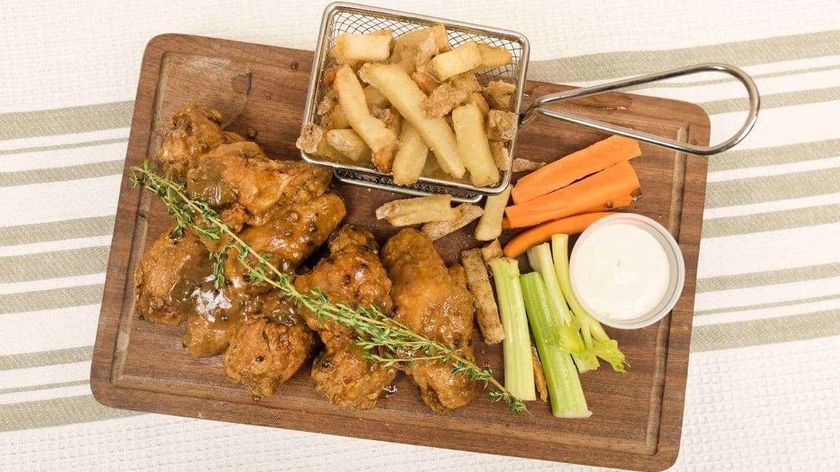 Halal Jerk  Wings + Fries (1lbs)