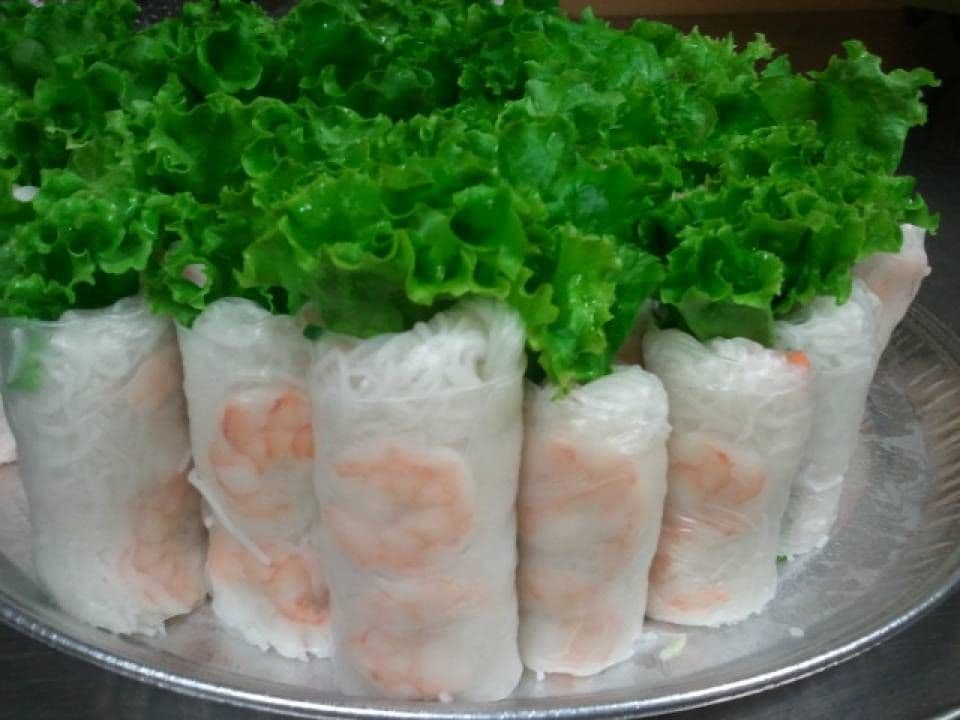 # 8 - Salad Rolls (2 pcs)