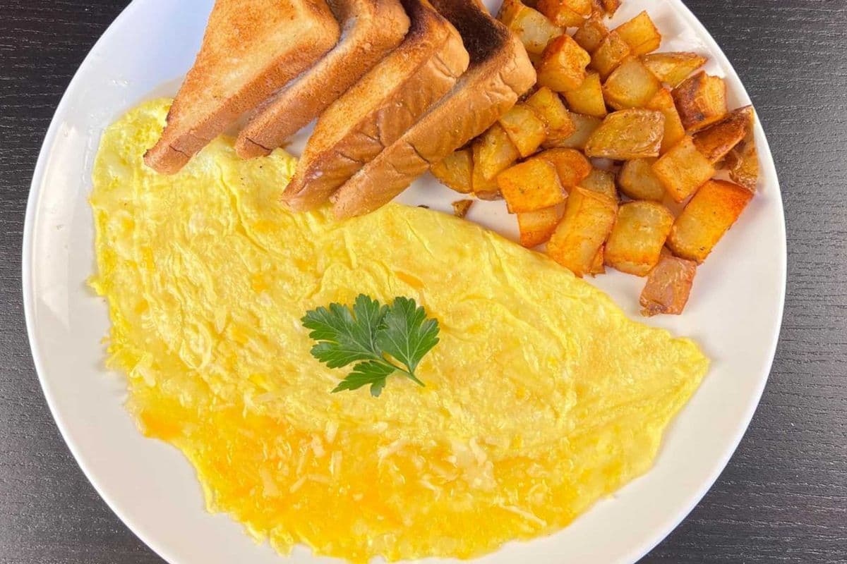 Golden Cheese Fold Omelette