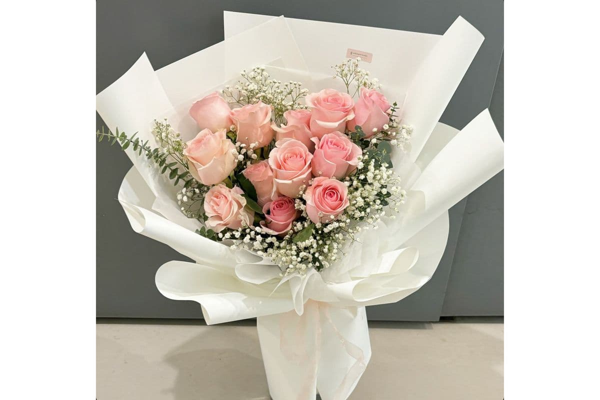 Romantic Pink Roses Bouquet