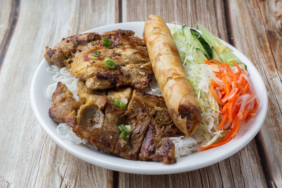 58.Grilled Chicken, Pork Chop, Minced Pork & Spring Roll on Vermicelli)