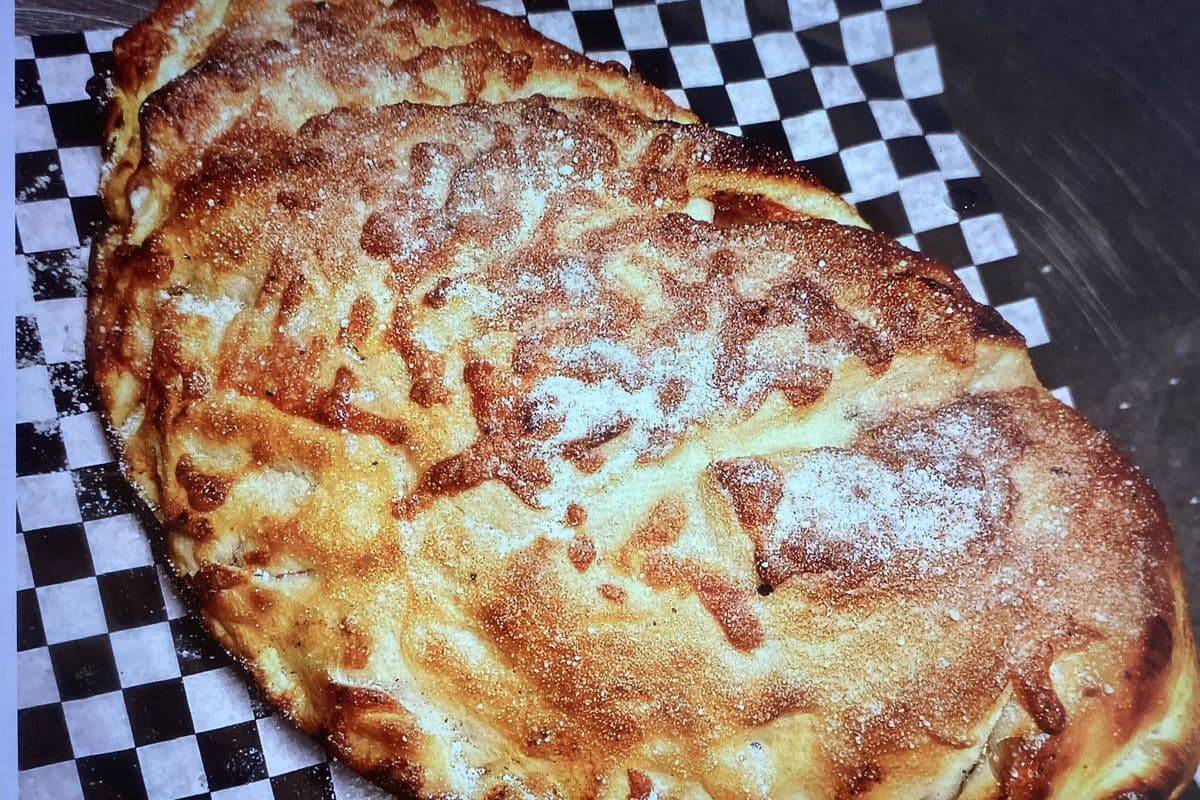 CHICKEN CLUB CALZONE