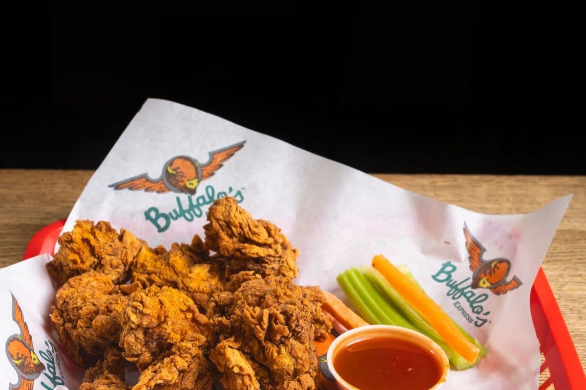 24 SPICY BONELESS WINGS