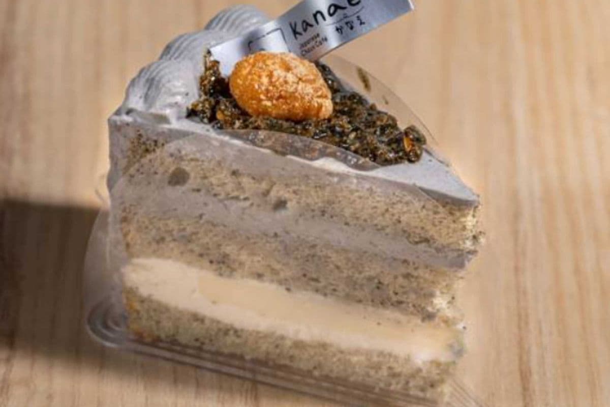 Sesame in Black Slice（黒ごま餅）