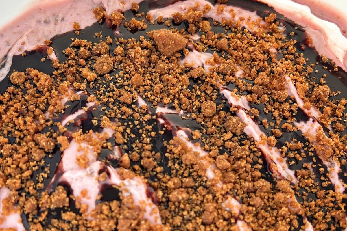 Vegan Raspberry Chocolate Biscoff (16oz)