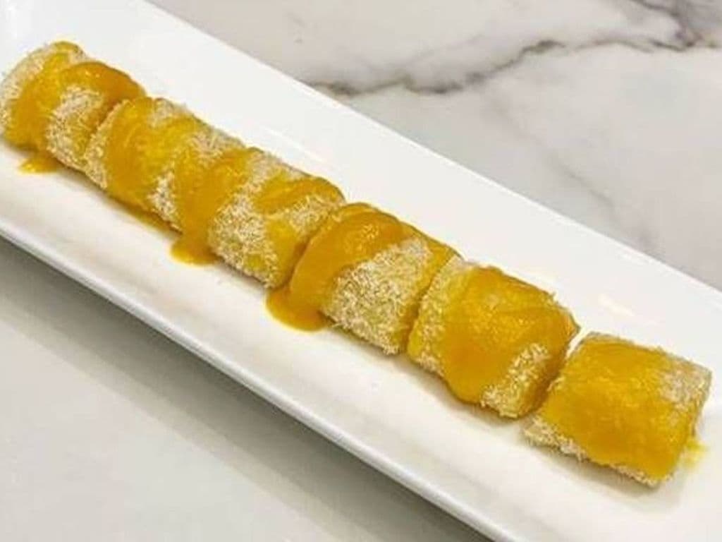 Mango & Custard Roll M50