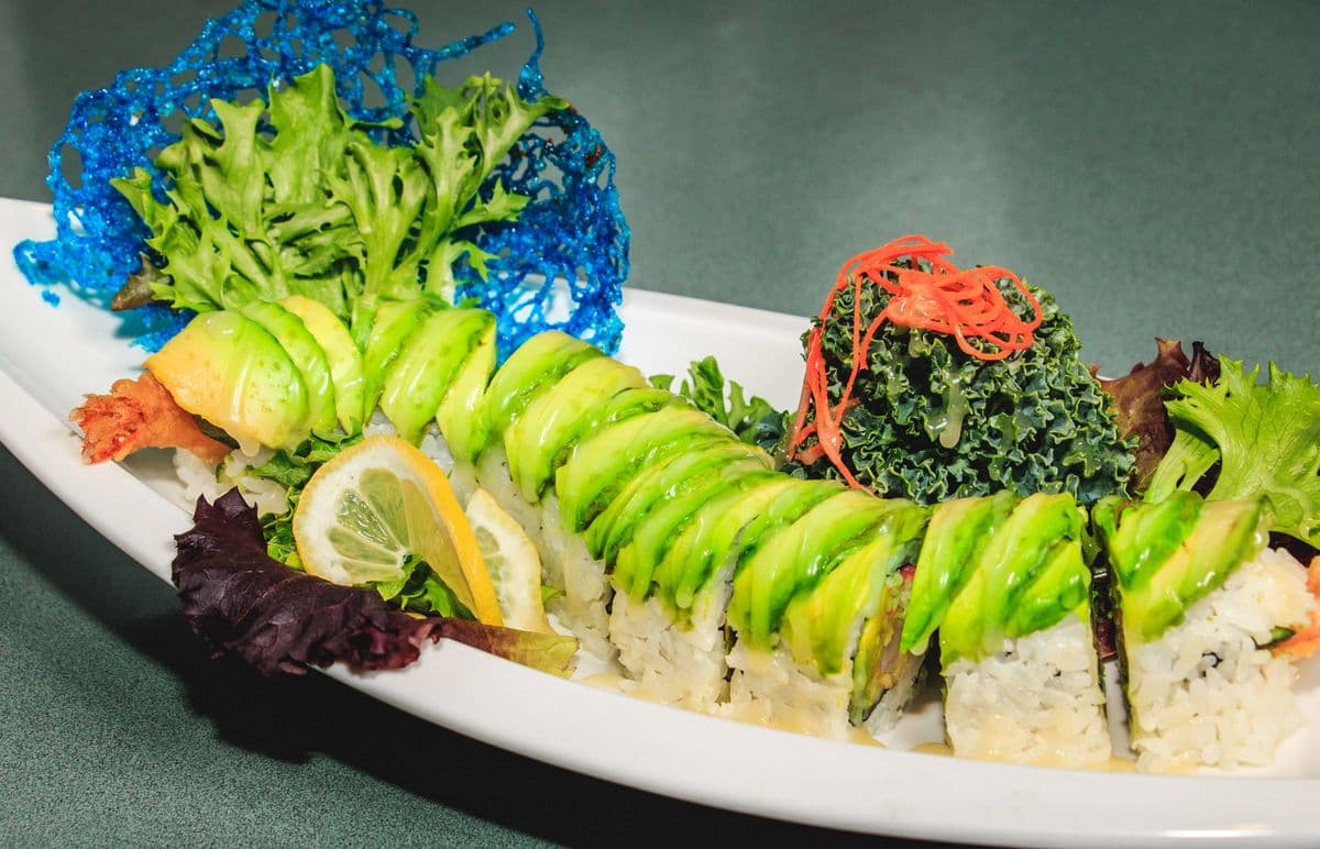 Green Dragon Roll (8 pcs)