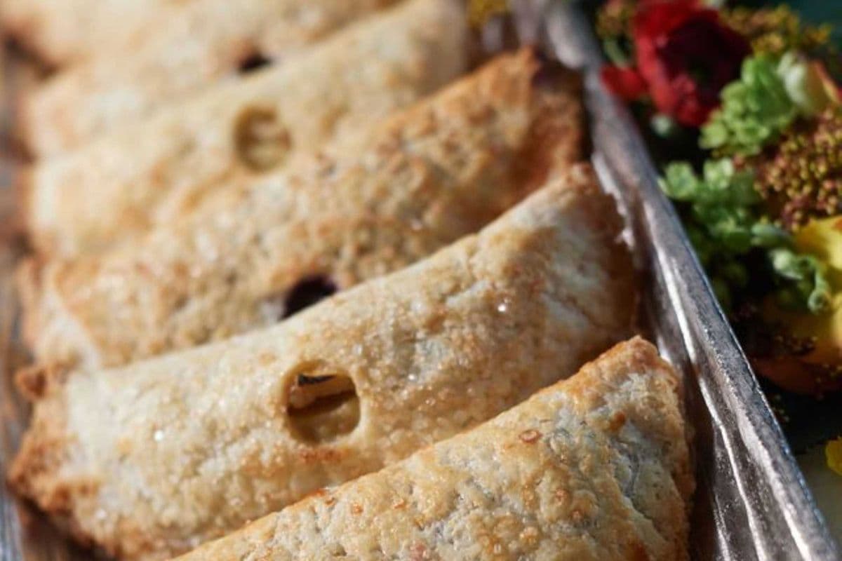 Rhubarb Hand Pie