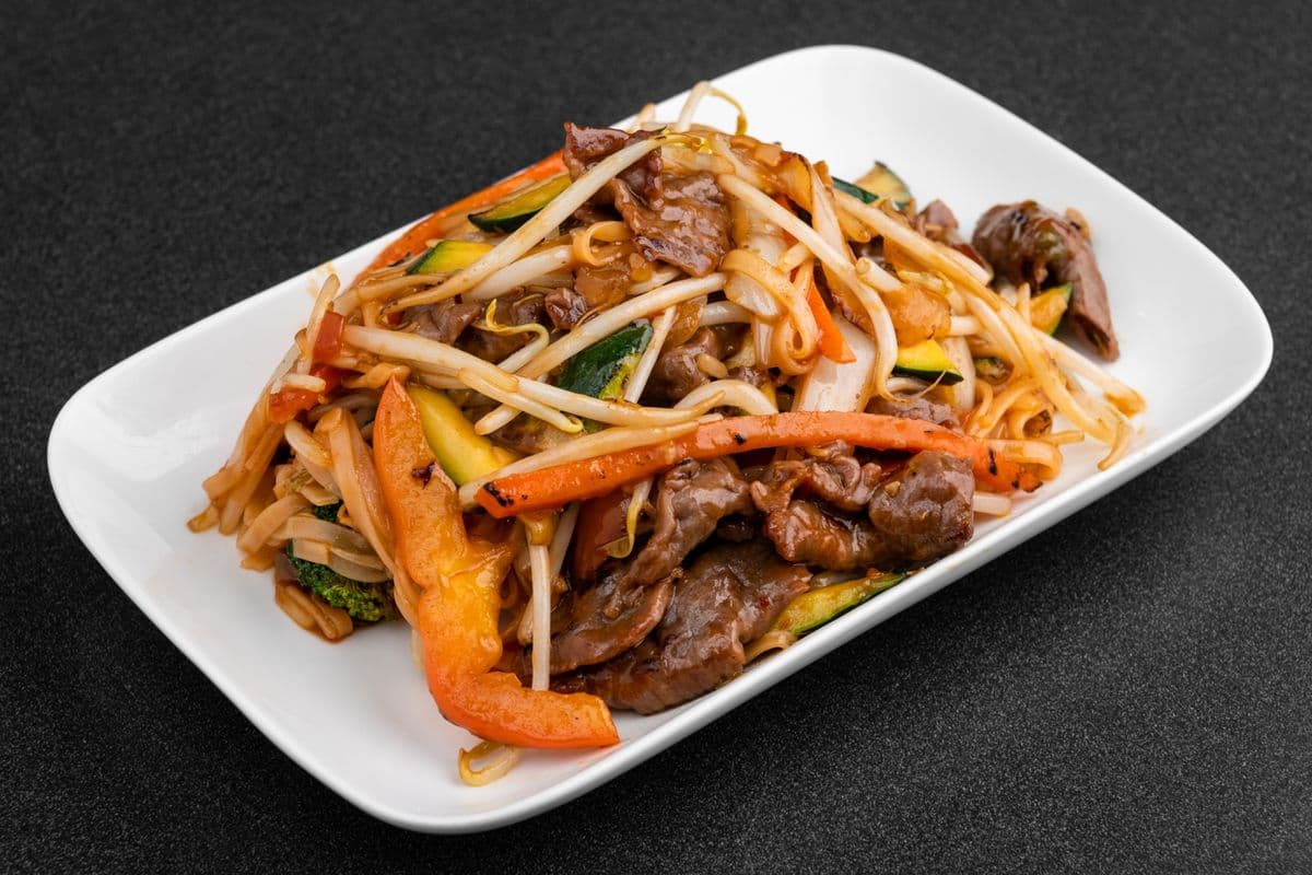 Chow Mein Noodles with Beef