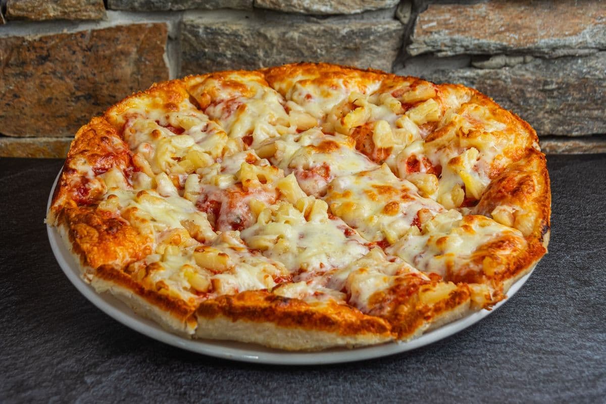 #11 10" Medium Pineapple Classic Pizza