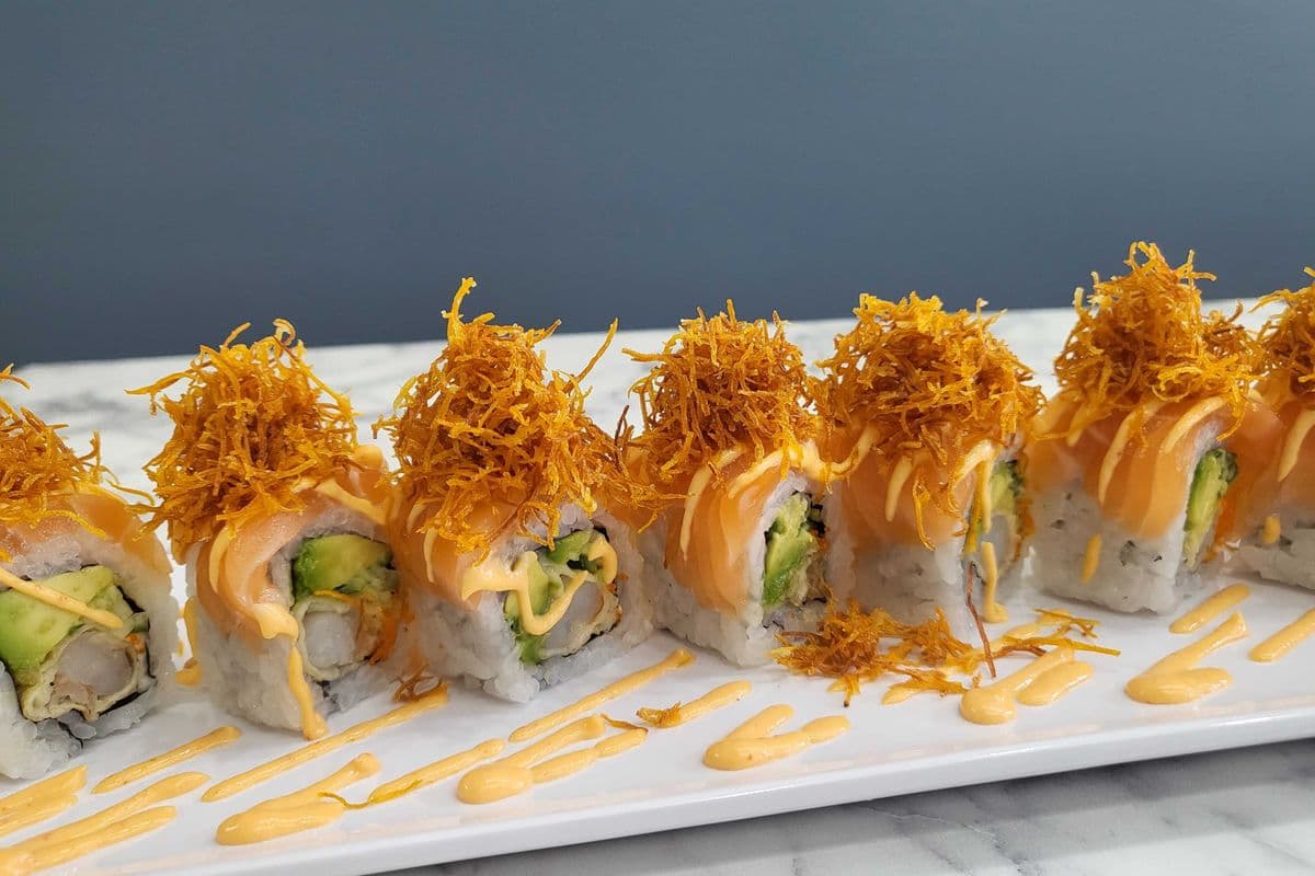 SR1. Sexy Salmon Roll (8 pcs)