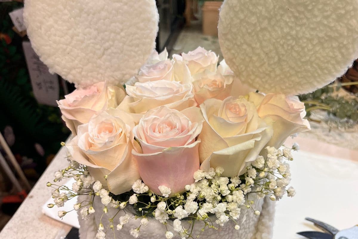 pink Rose Mickey Hugging Bucket 粉玫瑰米奇抱抱桶