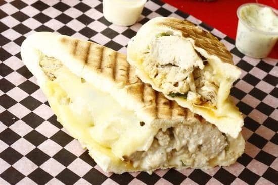 White Sauce Chicken Panini / Poulet sauce blanche