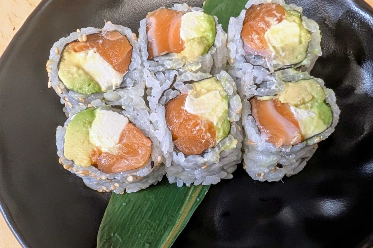81. Salmon Cheese Maki Roll